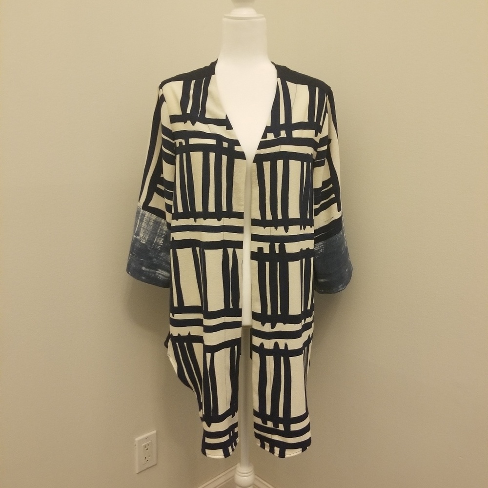 Beautiful Kimono w/ bell sleeve sheer back